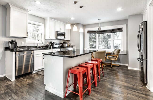 Building Photo - 7757 Kemble Ct