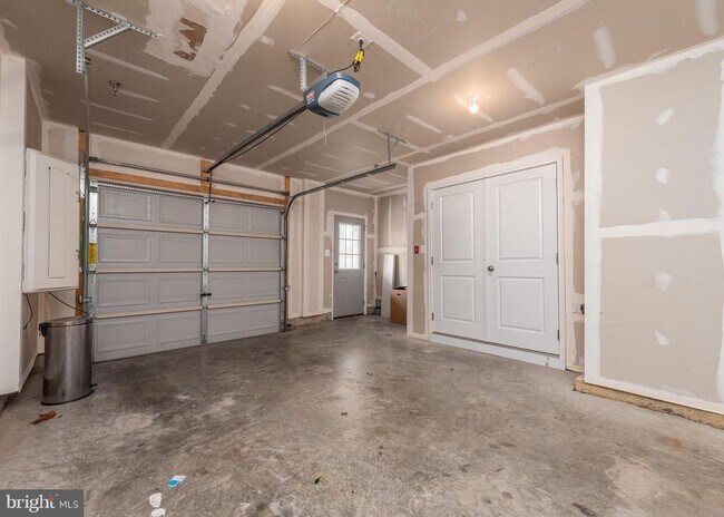 Building Photo - 7038 Rackham Wy