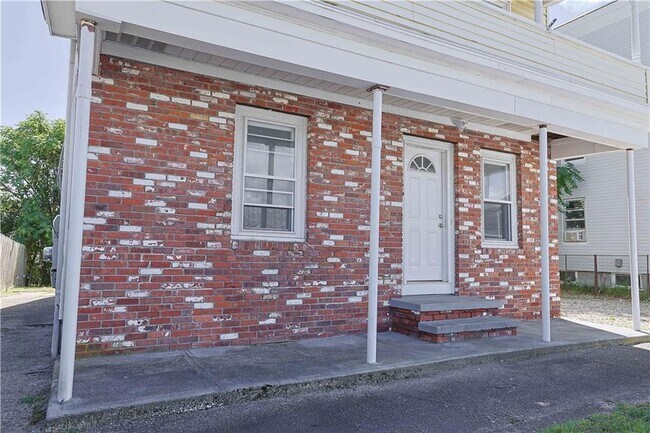 Building Photo - 156 Urban Ave