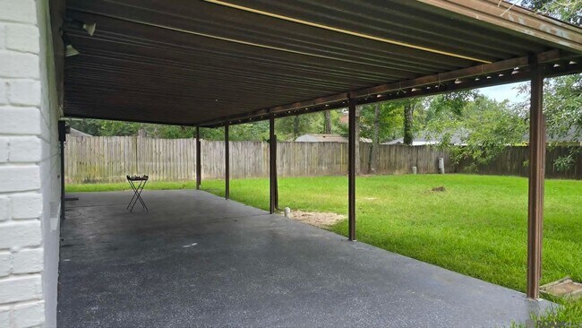 Building Photo - 15110 Jester Ave