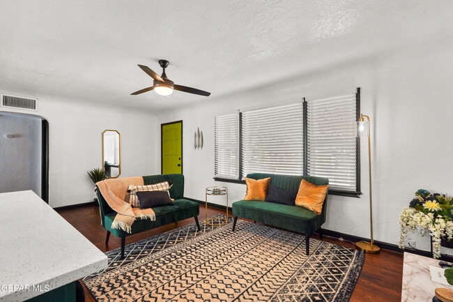 Building Photo - 614 Loretto Rd