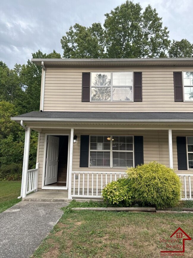 Building Photo - 143 East Ave