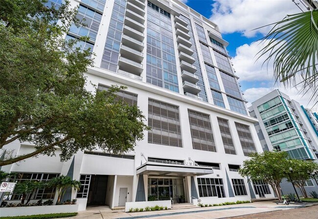 Building Photo - 260 S Osceola Ave