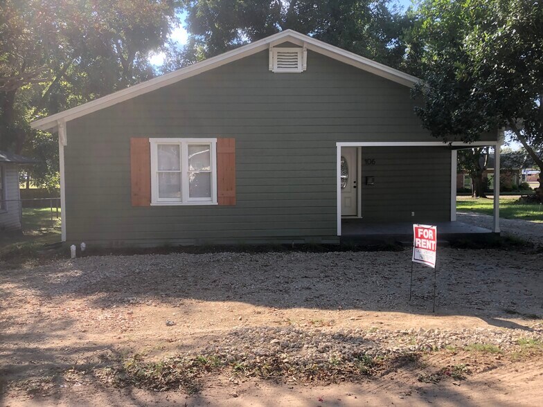 Building Photo - 106 Matthews St