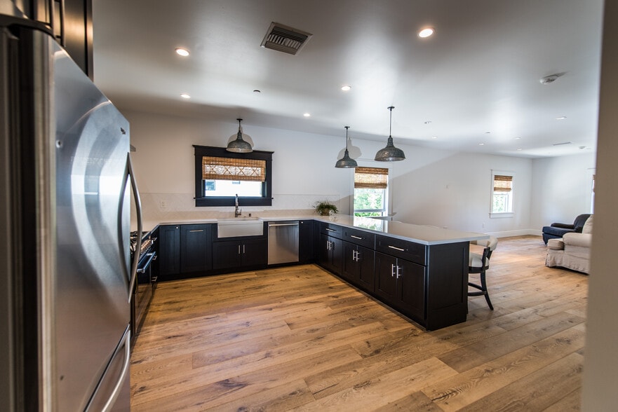 Building Photo - 2510 Valencia St