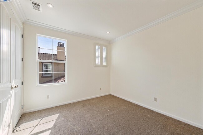Building Photo - 2131 Chamomile Ct