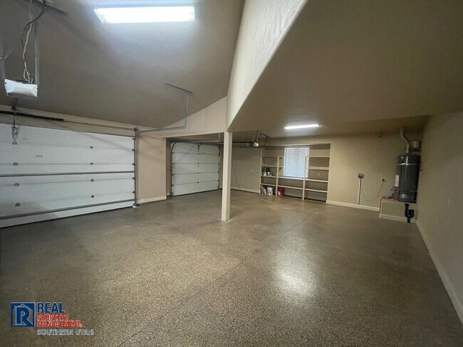 Building Photo - Large Washington Fields Home