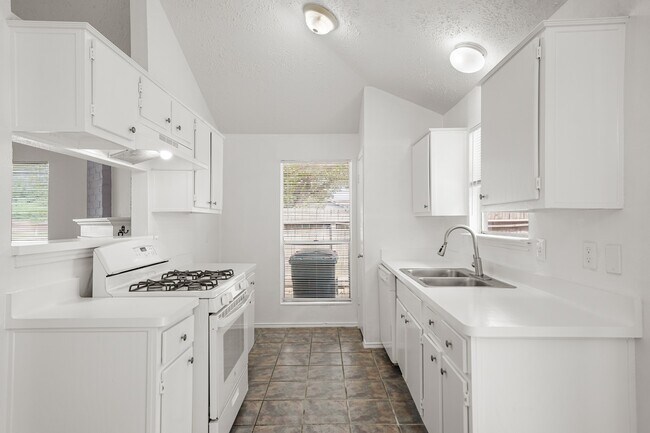 Building Photo - 20614 Park Row Blvd