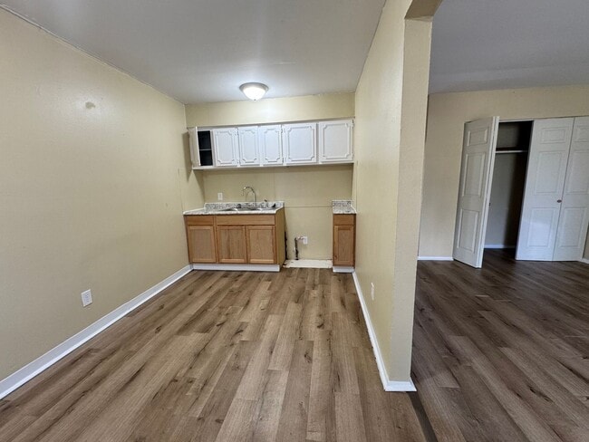 Building Photo - 77 Walbridge Ave