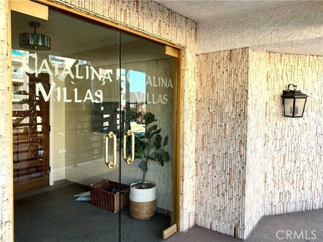 Building Photo - 425 S Catalina Ave