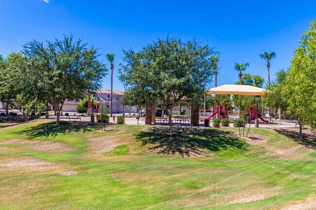 Building Photo - 1384 S Sabino Dr