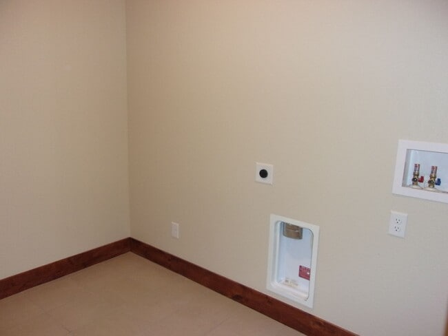 Building Photo - 3532 Red Feather Trl
