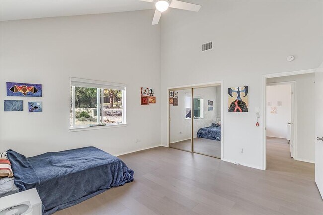 Building Photo - 5606 Sedgefield Dr