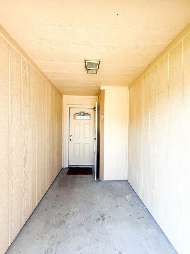 Building Photo - Available NOW!!!! This charming 1 story, 3 bedroom, 2 bath house could be your next home! Beautif...
