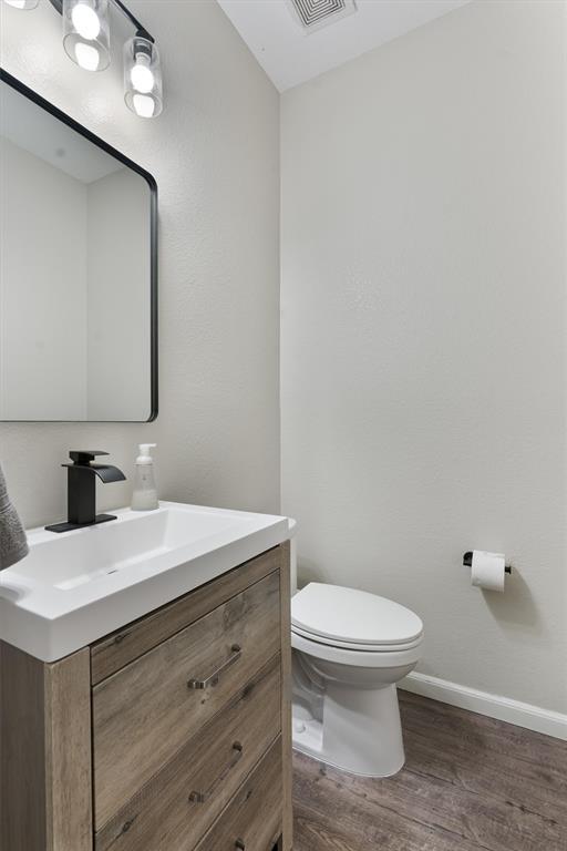Building Photo - 1601 Briar Hill Dr
