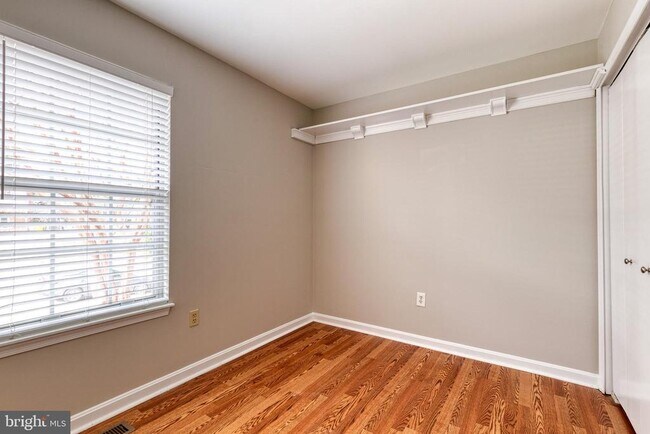 Building Photo - 1193 Bayview Vista