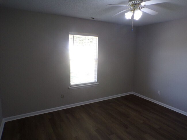 Building Photo - 1019 Furia Dr