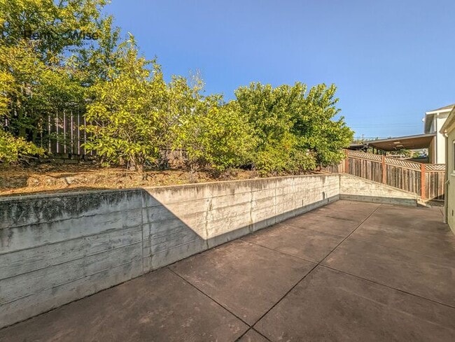 Building Photo - 3016 Del Ray St