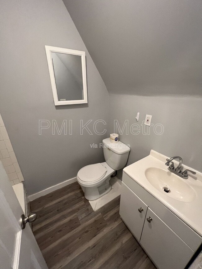 Building Photo - 3416 Anderson Ave