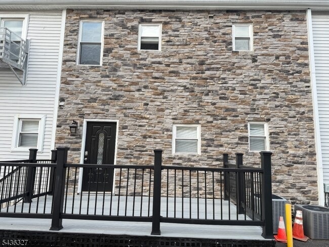 Building Photo - 50 Stuyvesant Ave