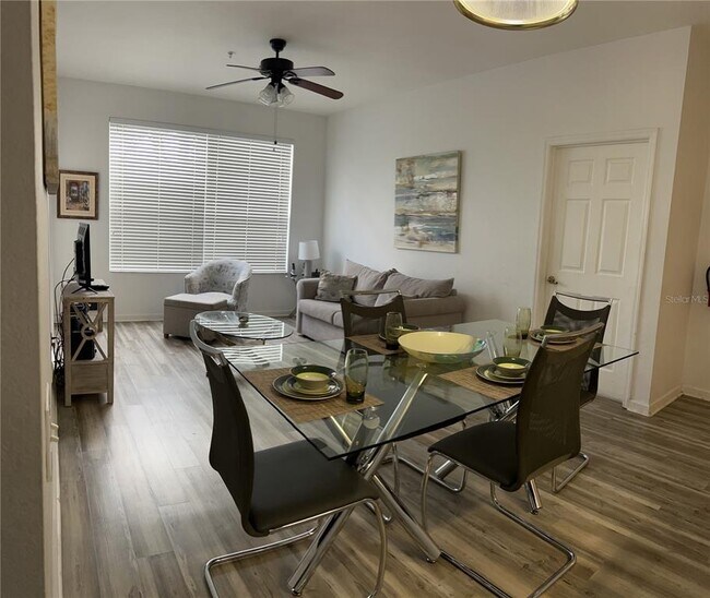 Building Photo - 2307 Butterfly Palm Way