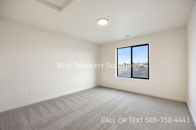 Building Photo - 601 S Dorsing St