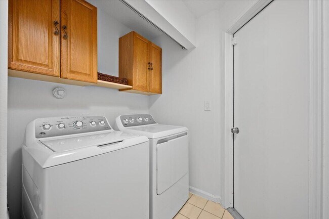 Building Photo - 12660 Shoreline Dr