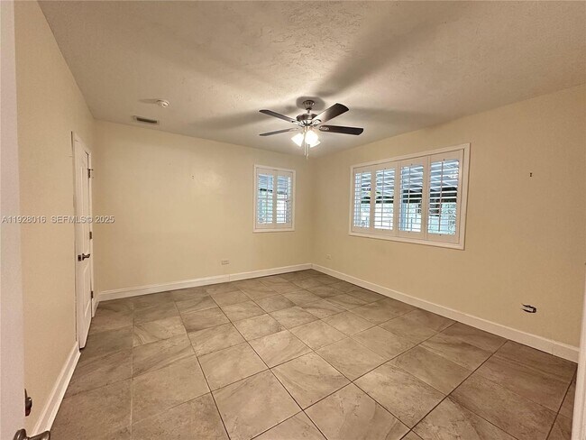 Building Photo - 349 Mahogany Dr