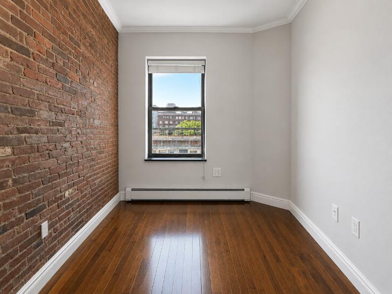 Building Photo - 124 Ridge St