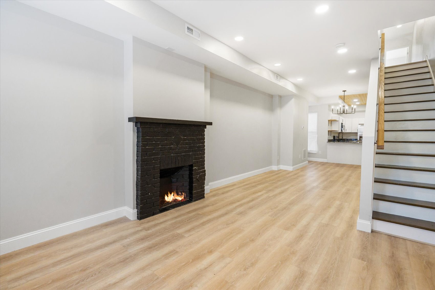 Building Photo - 1415 E Lanvale St