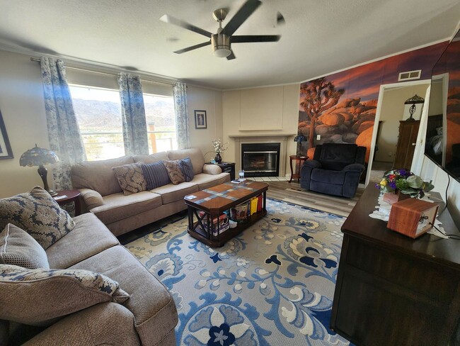 Building Photo - Fully Furnished 3 Bedroom Home