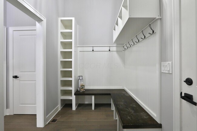 Building Photo - 2246 Koester