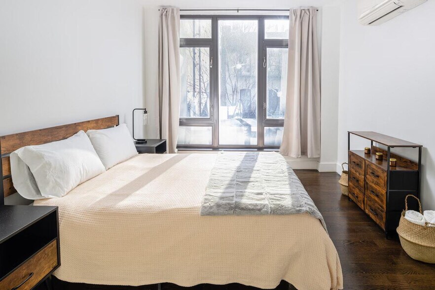 Building Photo - 1491 Lexington Ave