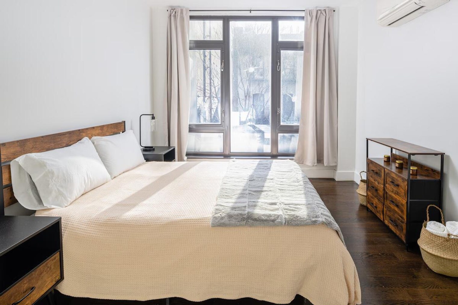 Building Photo - 1568 Lexington Ave