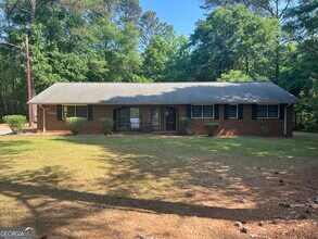 Building Photo - 551 Racetrack Rd