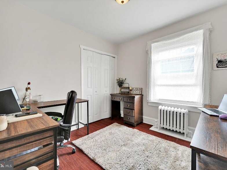 Building Photo - 50 Cacoosing Ave