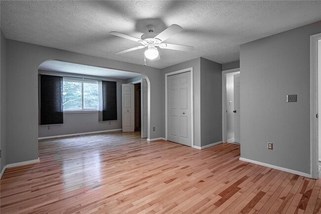 Building Photo - 2843 Pine Meadow Dr
