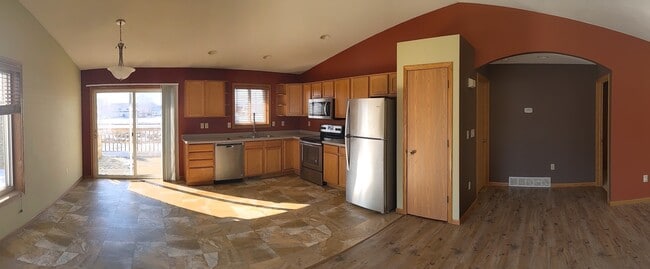 Building Photo - Jennifer Lane