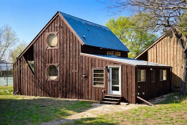 Building Photo - 128 Topspin Cir