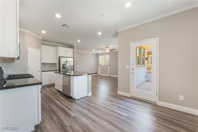 Building Photo - 161 Lomita Heights Dr