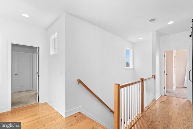 Building Photo - 1124 Themis St SE