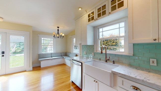 Building Photo - Beautiful Craftsman 2 Bedroom North Park Home!