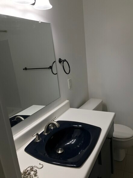 Building Photo - 603 12 St NW