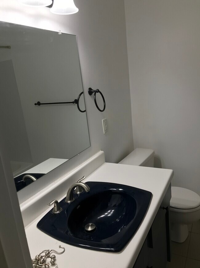 Building Photo - 603 12 St NW