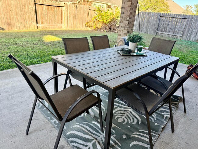 Building Photo - 8153 Tranquil Lake Way