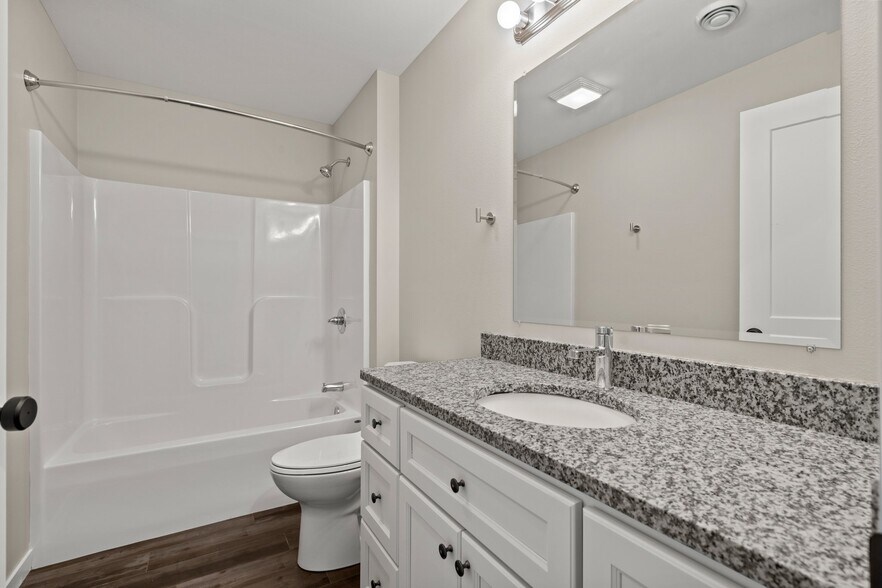Building Photo - 7204 Thunder Vly Dr