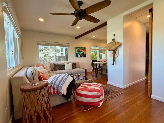 Building Photo - Gorgeous Fully Furnished Ocean Beach Retreat + FLEXIBLE STAY