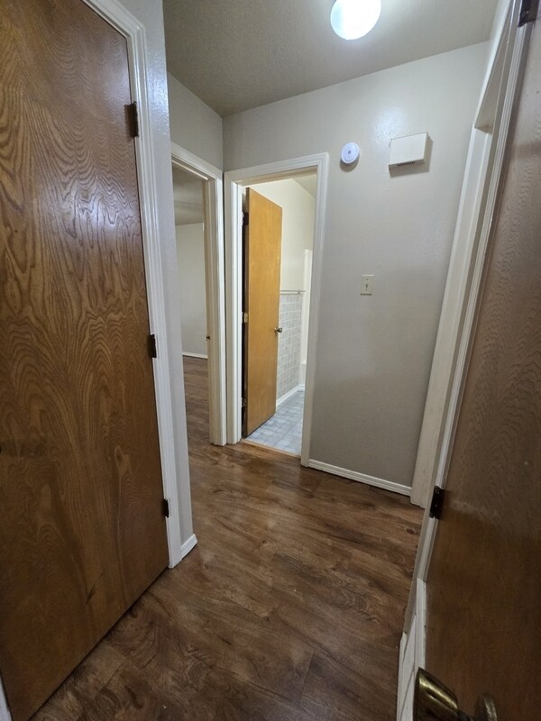 Building Photo - 16044 Pawnee Dr