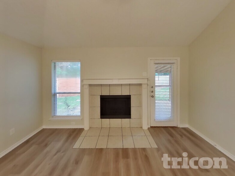 Building Photo - 1706 Fern Dr