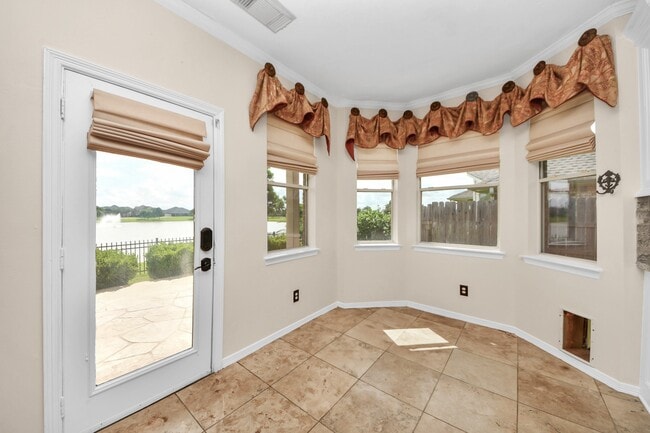 Building Photo - 1805 Jasmine Hollow Ln